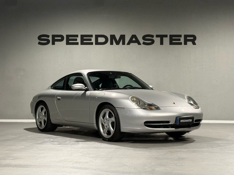 PORSCHE 911 CARRERA 4