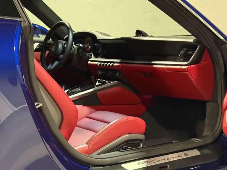 PORSCHE 992 4S