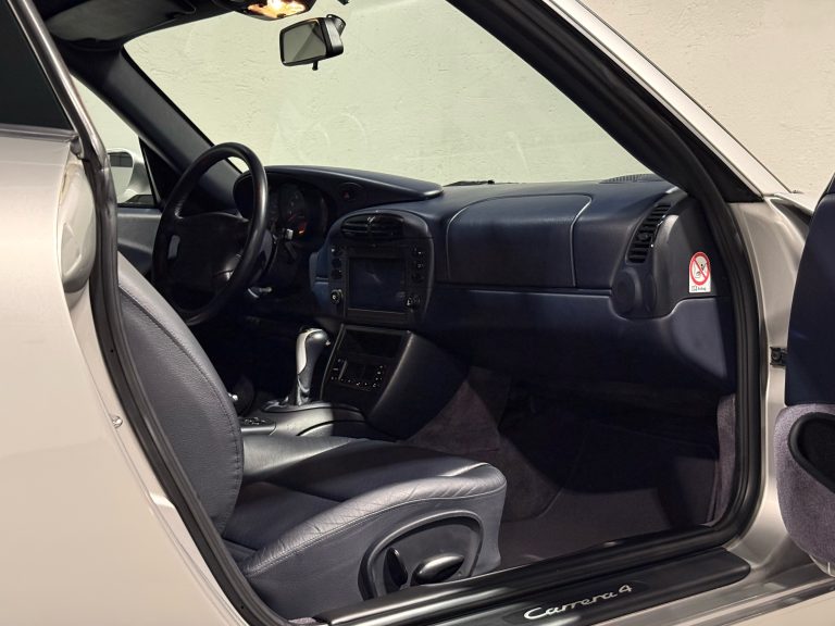 PORSCHE 996 CARRERA 4