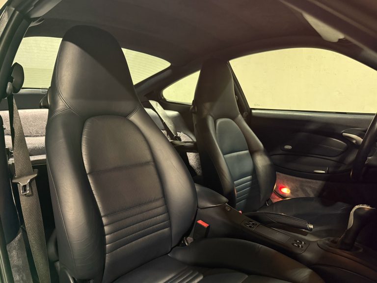 PORSCHE 996 CARRERA 4