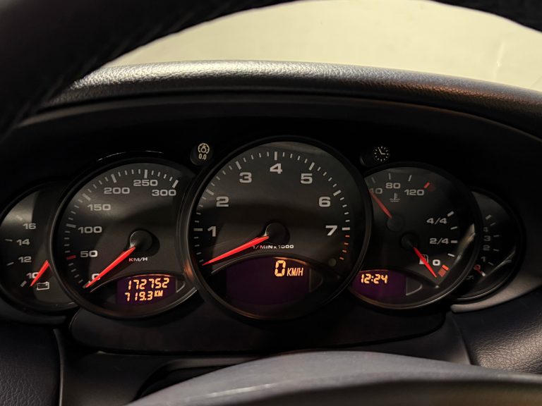 PORSCHE 996 CARRERA 4