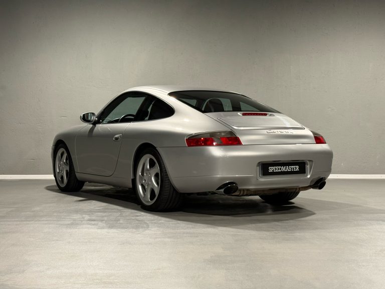 PORSCHE 996 CARRERA 4