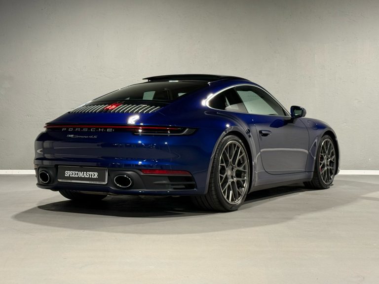 PORSCHE 992 4S
