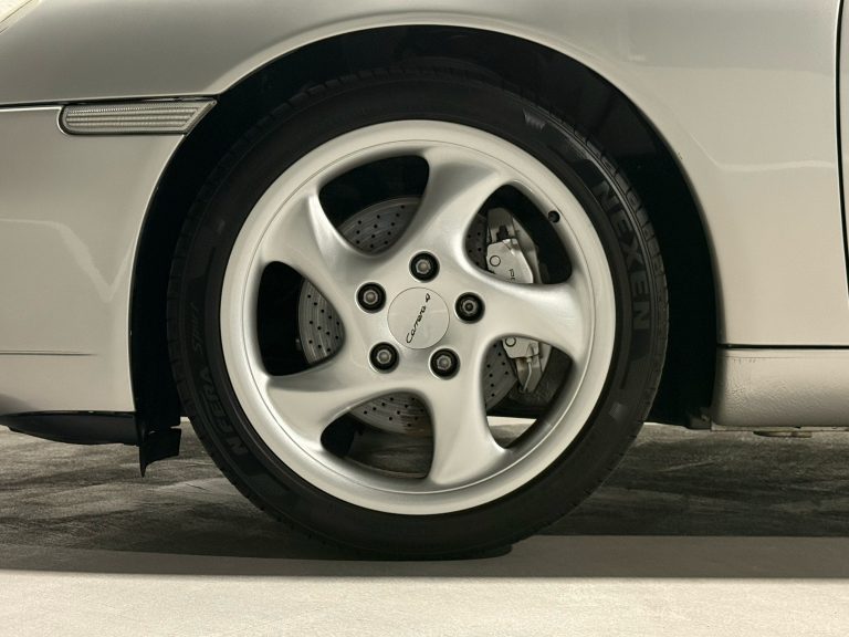 PORSCHE 996 CARRERA 4
