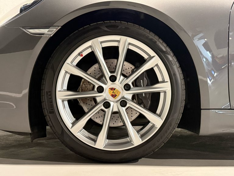 PORSCHE 718 CAYMAN