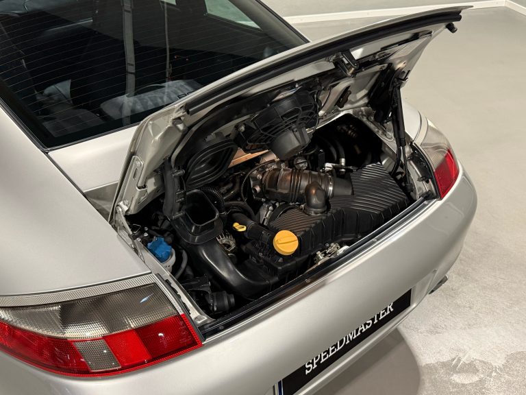 PORSCHE 996 CARRERA 4