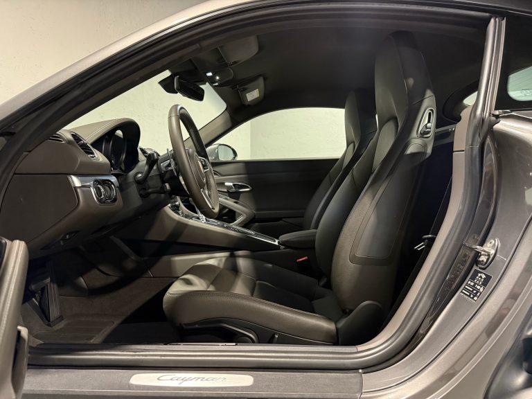 PORSCHE 718 CAYMAN
