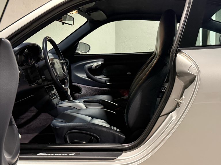 PORSCHE 996 CARRERA 4