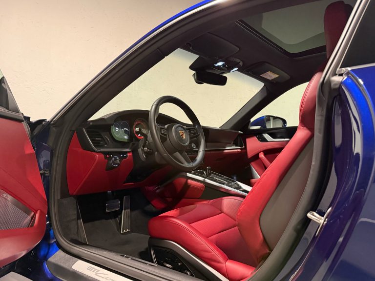 PORSCHE 992 4S