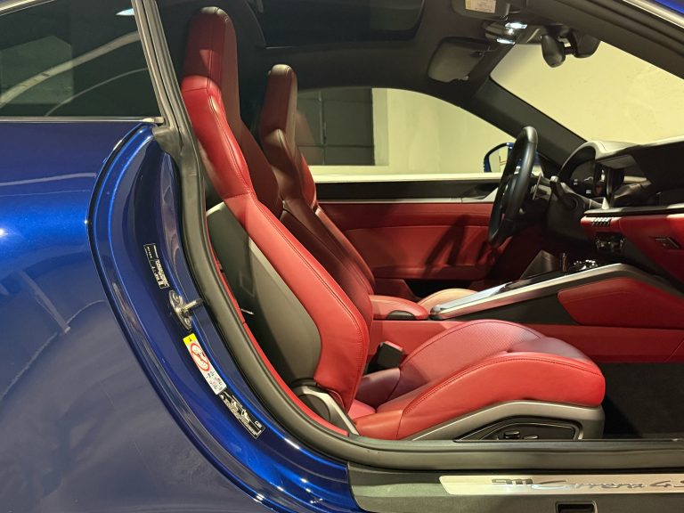 PORSCHE 992 4S