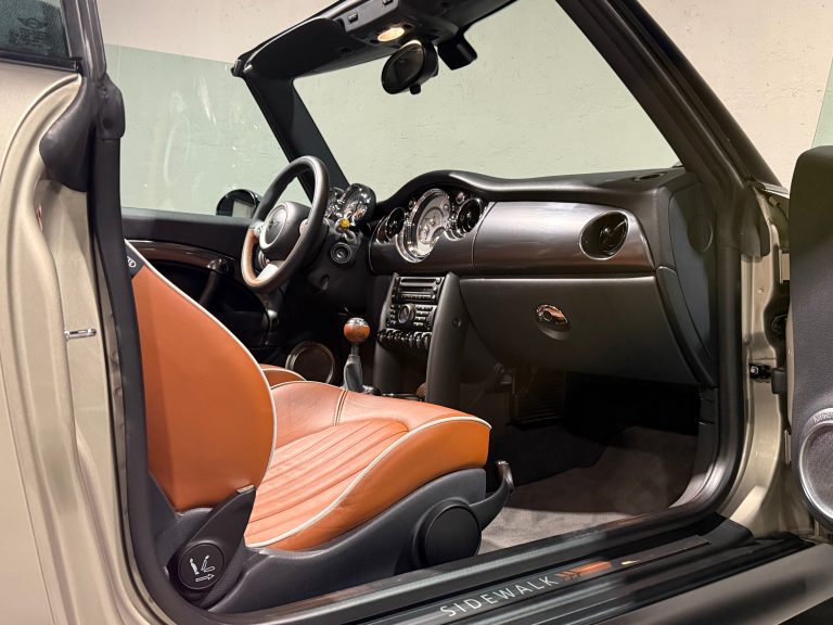 MINI COOPER S SIDEWALK