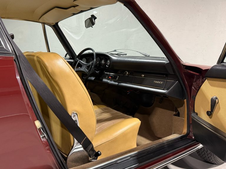 PORSCHE 911 2