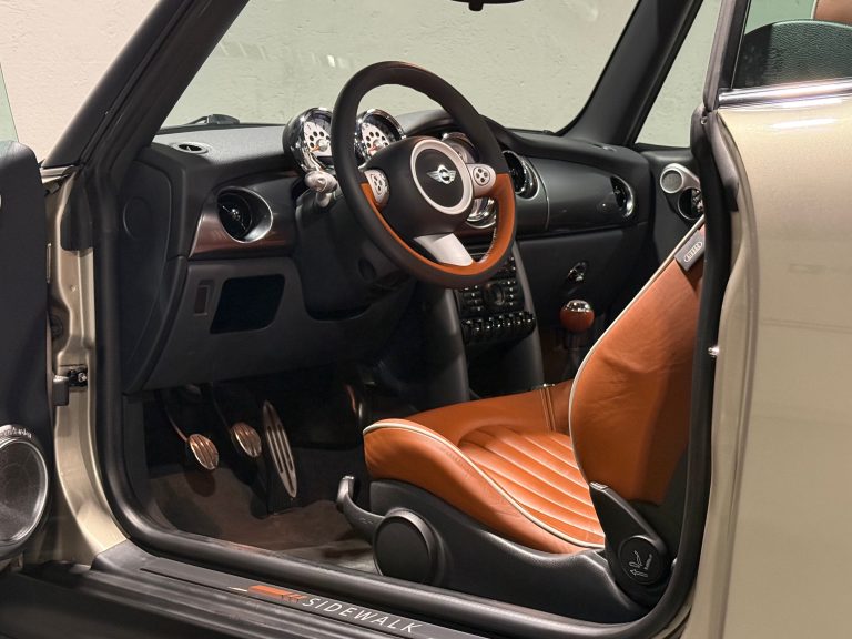 MINI COOPER S SIDEWALK